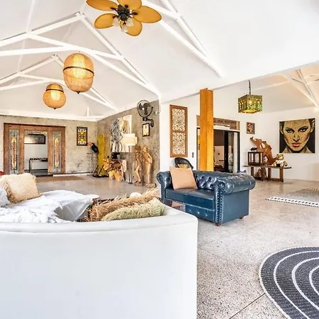Modern Joglo Villas In Canggu 5 Bedrooms